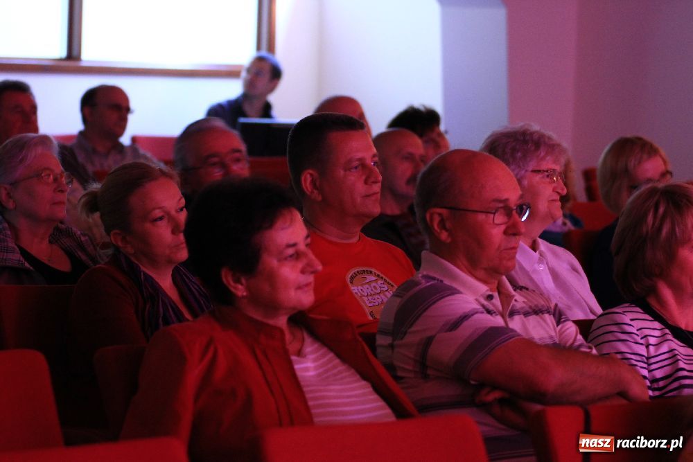 Zdjęcie w galerii na portalu naszraciborz.pl: Młodzież czarowała piosenką... wiadomości z regionu