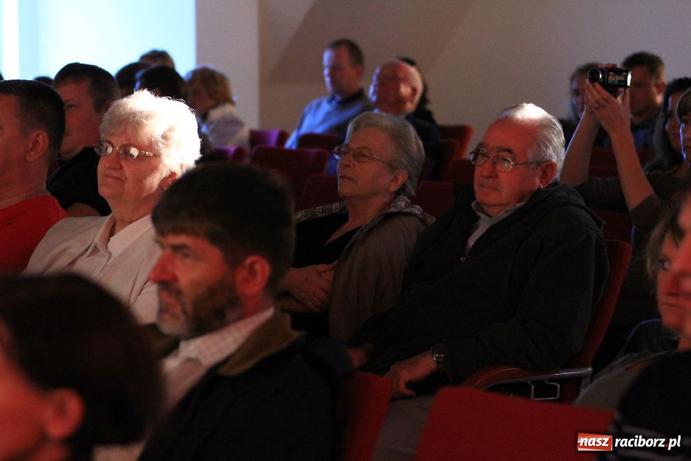 Zdjęcie w galerii na portalu naszraciborz.pl: Młodzież czarowała piosenką... wiadomości z regionu