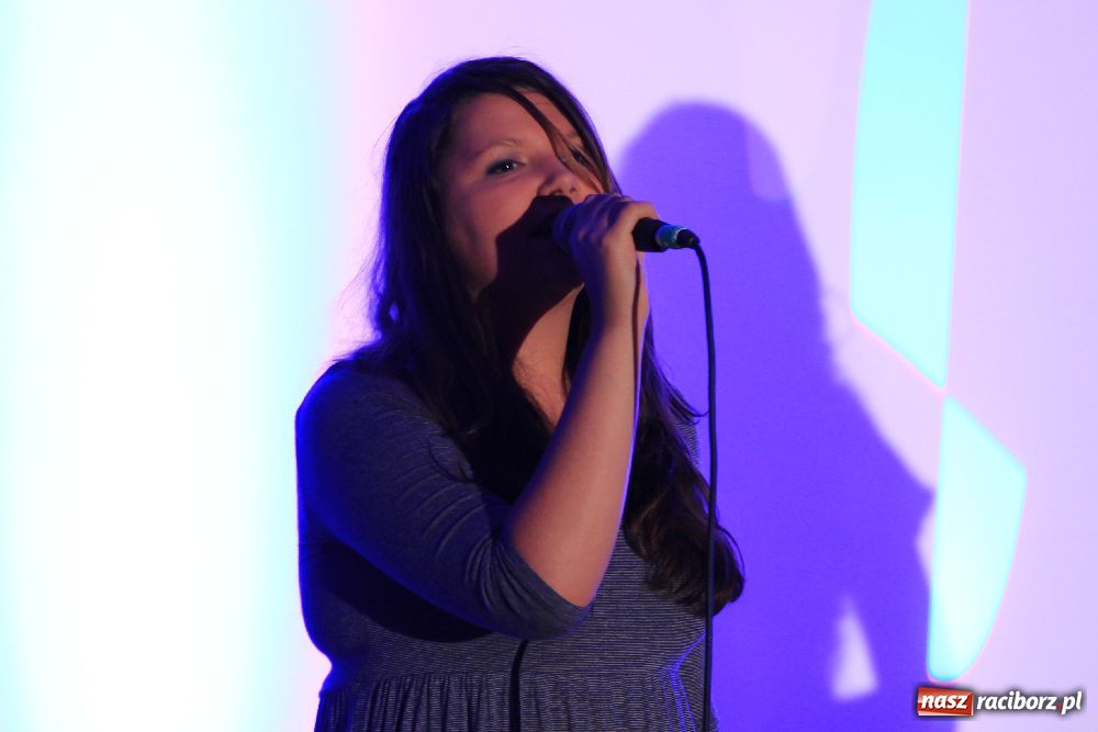 Zdjęcie w galerii na portalu naszraciborz.pl: Młodzież czarowała piosenką... wiadomości z regionu