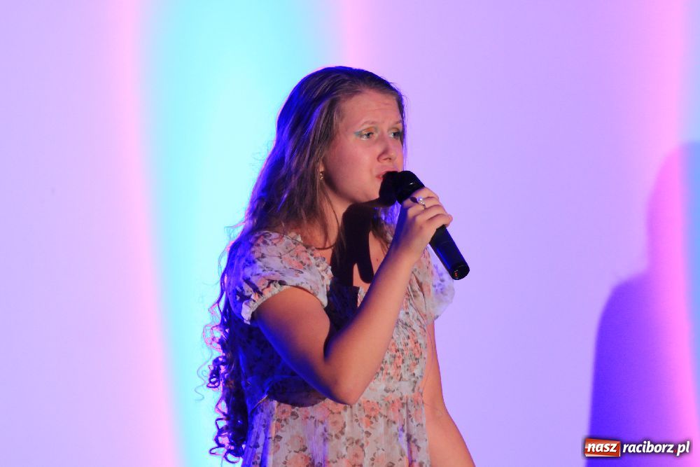 Zdjęcie w galerii na portalu naszraciborz.pl: Młodzież czarowała piosenką... wiadomości z regionu