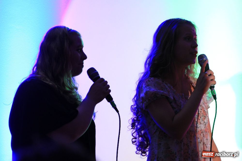 Zdjęcie w galerii na portalu naszraciborz.pl: Młodzież czarowała piosenką... wiadomości z regionu