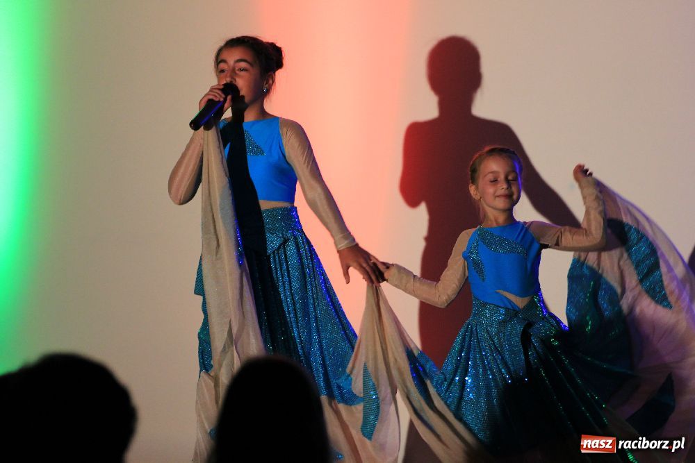 Zdjęcie w galerii na portalu naszraciborz.pl: Młodzież czarowała piosenką... wiadomości z regionu
