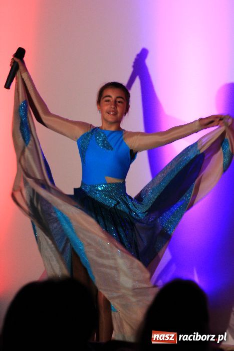 Zdjęcie w galerii na portalu naszraciborz.pl: Młodzież czarowała piosenką... wiadomości z regionu