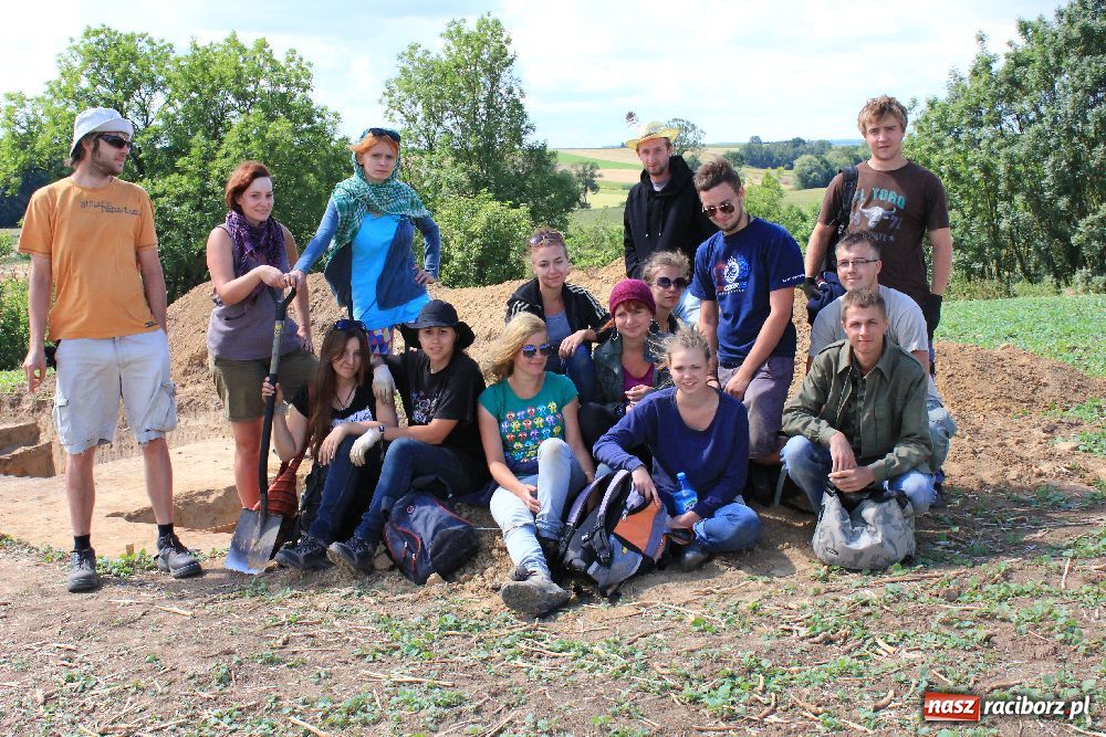 Zdjęcie w galerii na portalu naszraciborz.pl: Wykopaliska w Pietrowicach Wielkich wiadomości z regionu
