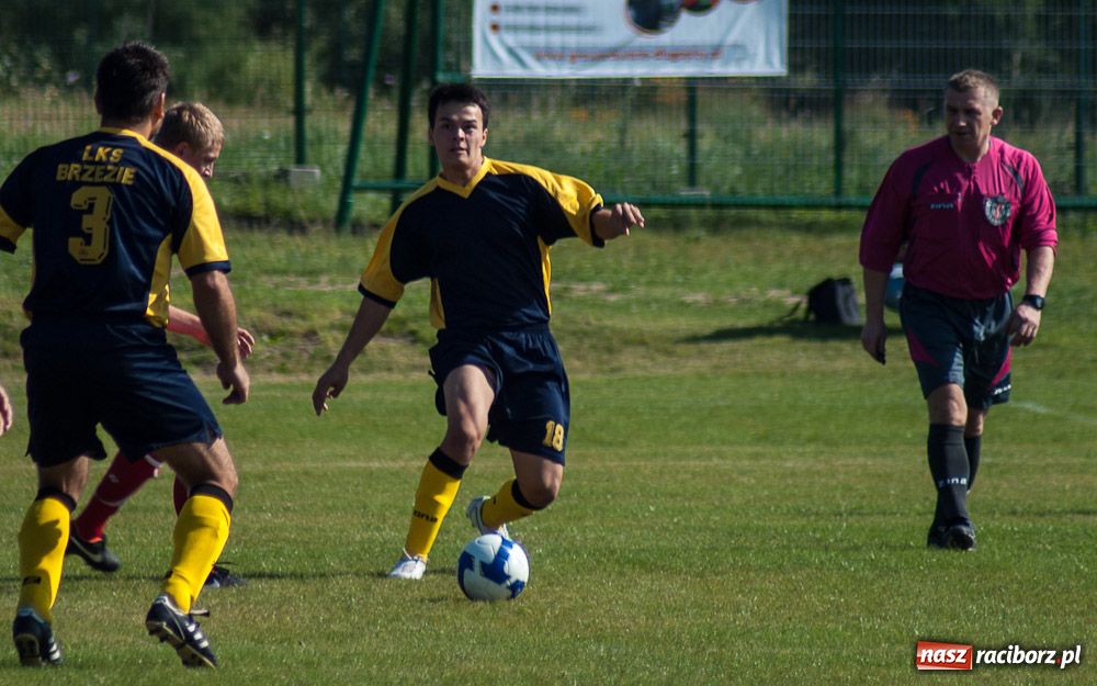 Zdjęcie w galerii na portalu naszraciborz.pl: Nowe boisko szczęśliwe dla Brzezia wiadomości z regionu
