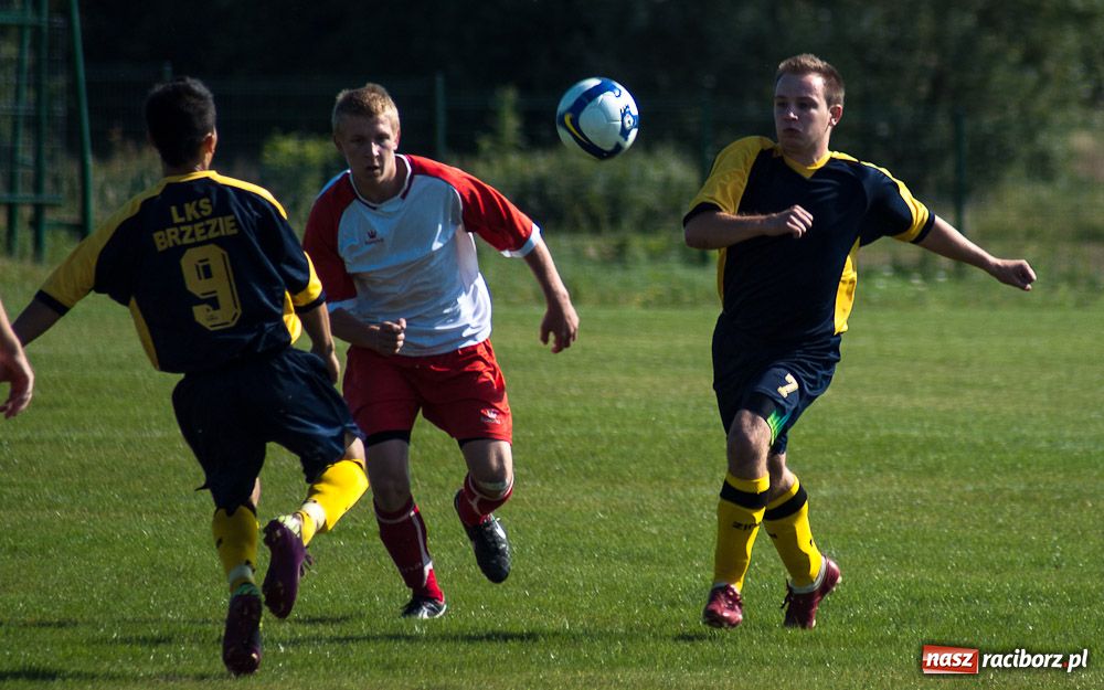 Zdjęcie w galerii na portalu naszraciborz.pl: Nowe boisko szczęśliwe dla Brzezia wiadomości z regionu