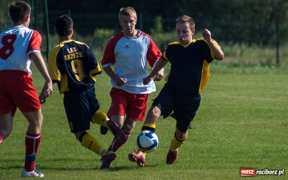 Zdjęcie w galerii na portalu naszraciborz.pl: Nowe boisko szczęśliwe dla Brzezia wiadomości z regionu