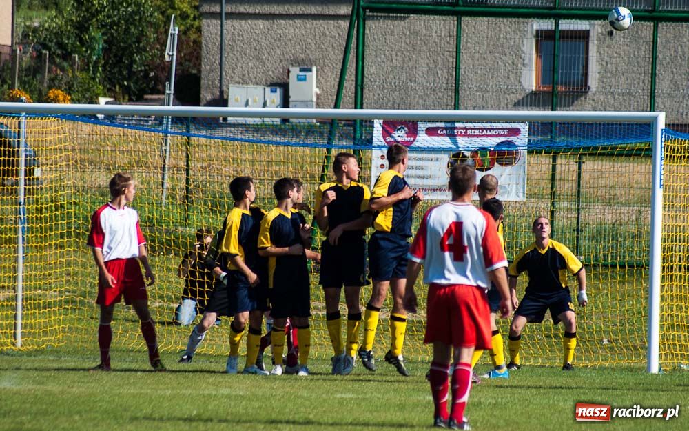 Zdjęcie w galerii na portalu naszraciborz.pl: Nowe boisko szczęśliwe dla Brzezia wiadomości z regionu