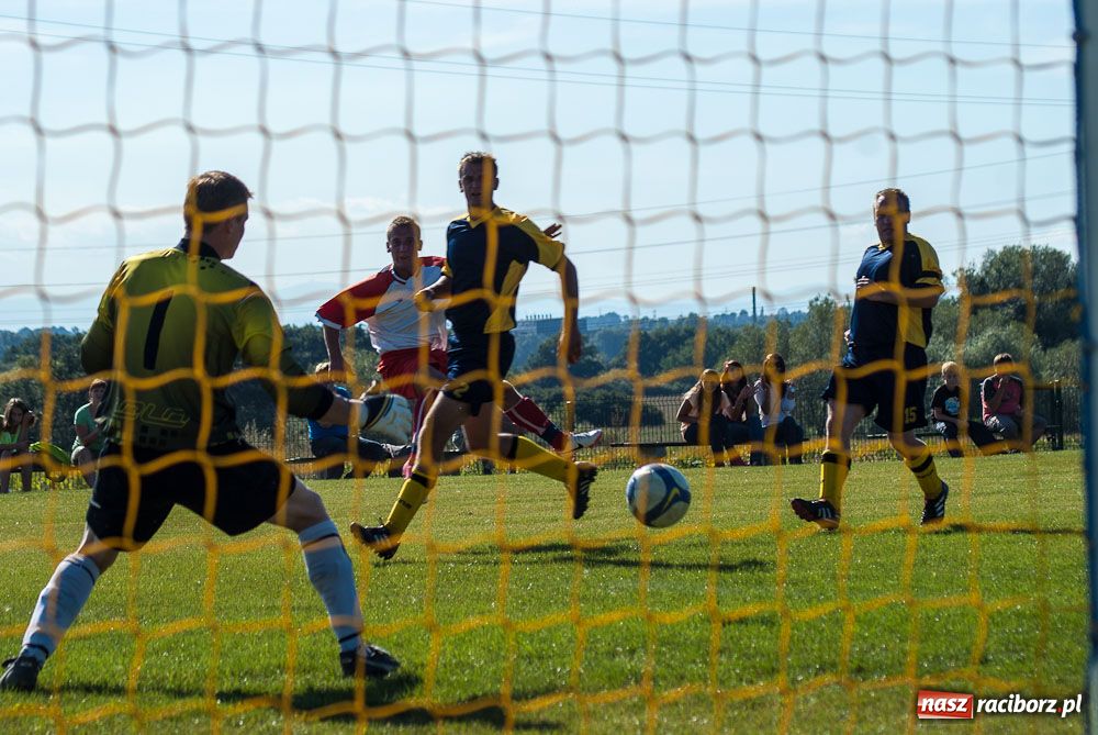 Zdjęcie w galerii na portalu naszraciborz.pl: Nowe boisko szczęśliwe dla Brzezia wiadomości z regionu