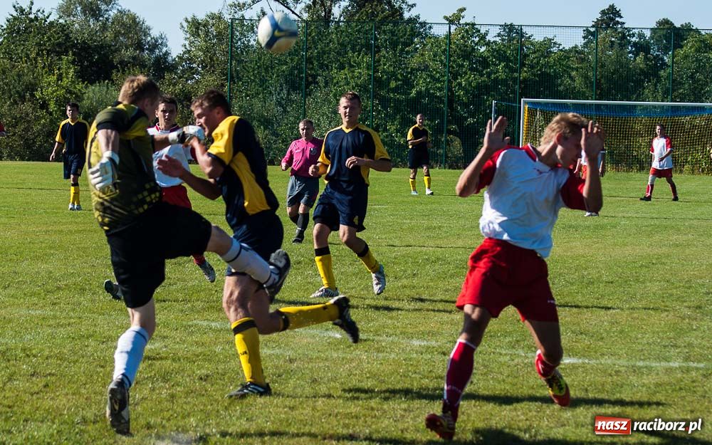 Zdjęcie w galerii na portalu naszraciborz.pl: Nowe boisko szczęśliwe dla Brzezia wiadomości z regionu