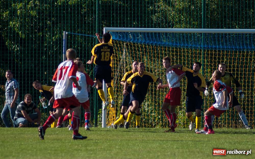 Zdjęcie w galerii na portalu naszraciborz.pl: Nowe boisko szczęśliwe dla Brzezia wiadomości z regionu