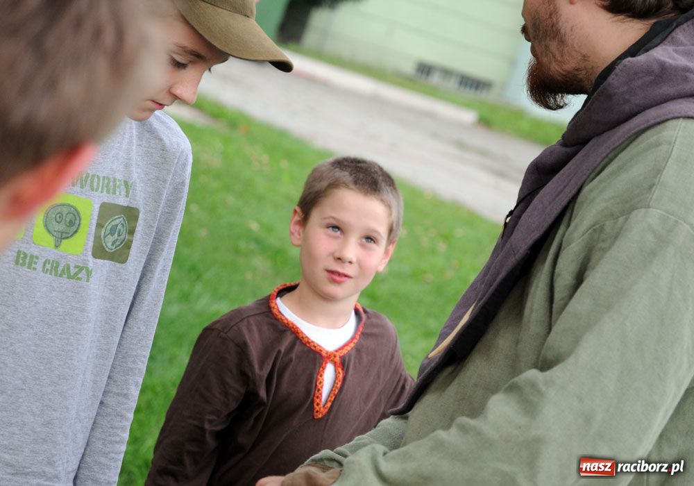 Zdjęcie w galerii na portalu naszraciborz.pl: Rozbili obóz, wystawią wartę wiadomości z regionu