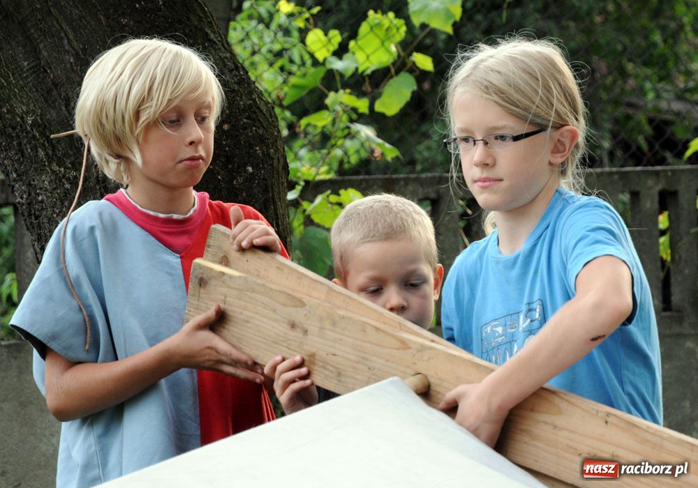 Zdjęcie w galerii na portalu naszraciborz.pl: Rozbili obóz, wystawią wartę wiadomości z regionu