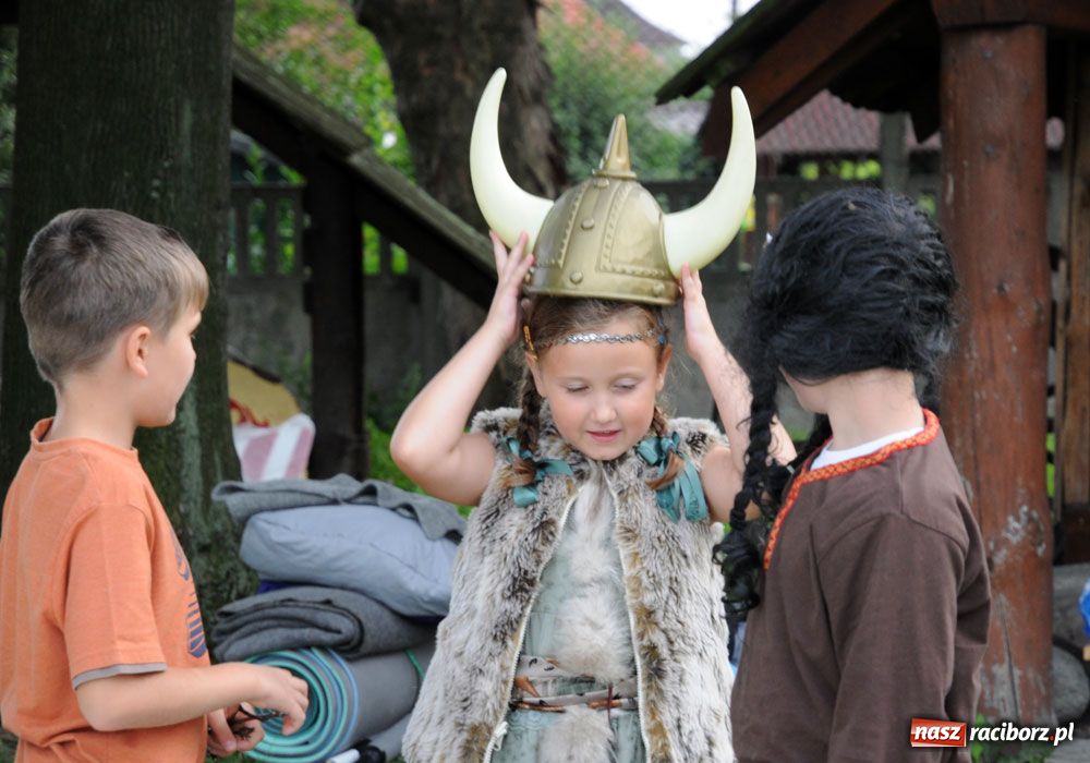 Zdjęcie w galerii na portalu naszraciborz.pl: Rozbili obóz, wystawią wartę wiadomości z regionu