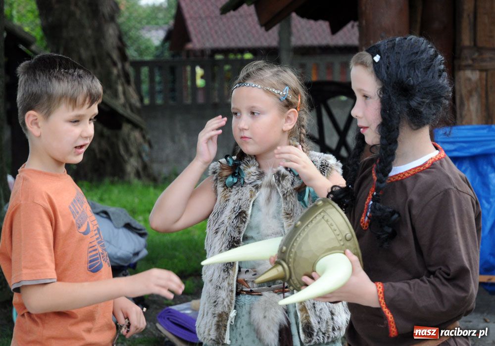 Zdjęcie w galerii na portalu naszraciborz.pl: Rozbili obóz, wystawią wartę wiadomości z regionu