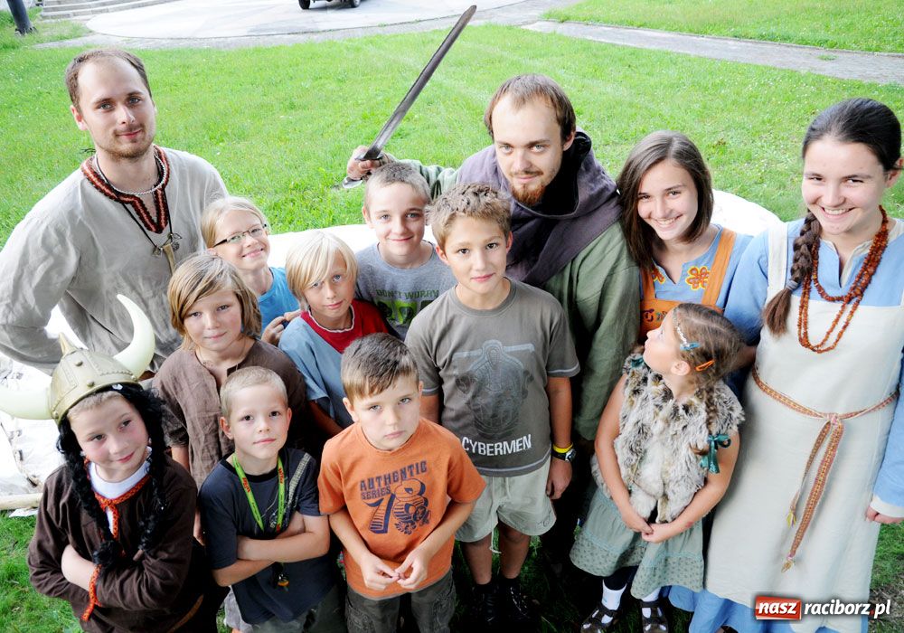 Zdjęcie w galerii na portalu naszraciborz.pl: Rozbili obóz, wystawią wartę wiadomości z regionu