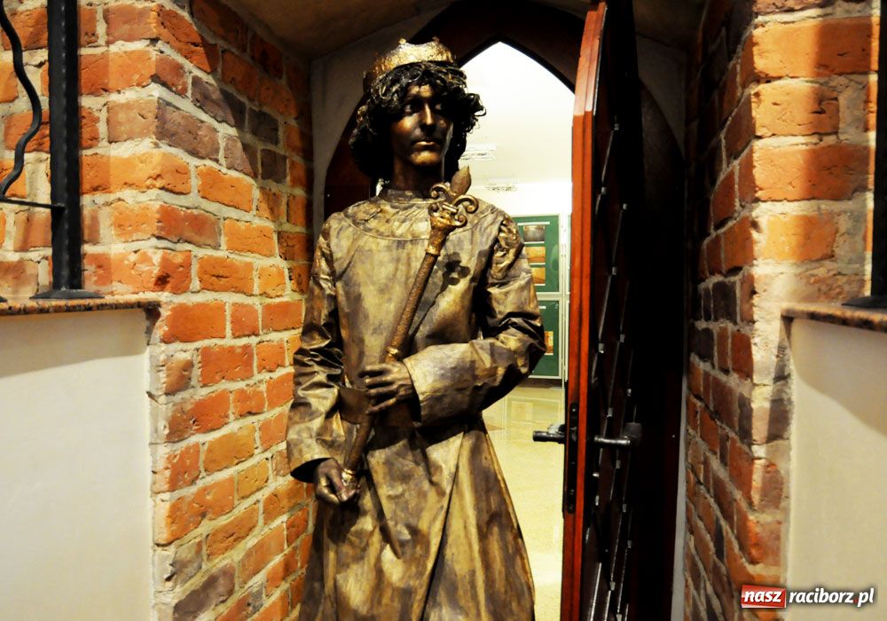 Zdjęcie w galerii na portalu naszraciborz.pl: Książę Mieszko zajrzał dziś na zamek wiadomości z regionu