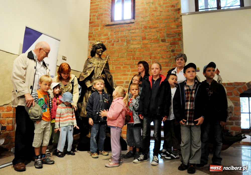 Zdjęcie w galerii na portalu naszraciborz.pl: Książę Mieszko zajrzał dziś na zamek wiadomości z regionu