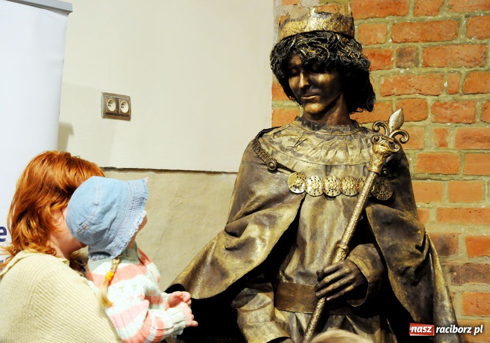 Zdjęcie w galerii na portalu naszraciborz.pl: Książę Mieszko zajrzał dziś na zamek wiadomości z regionu