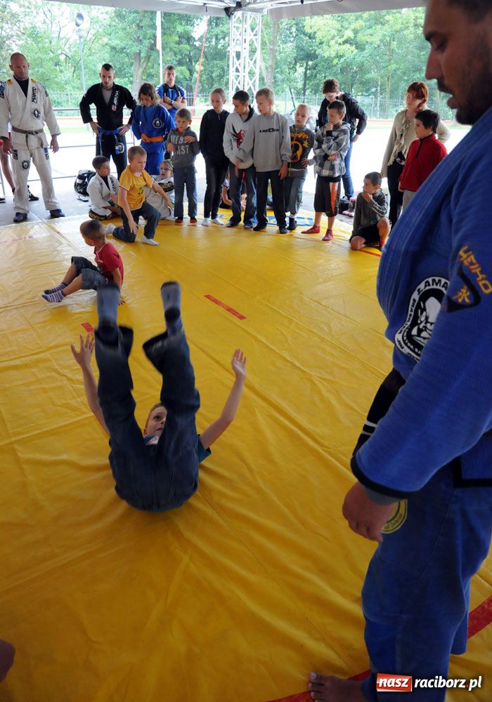 Zdjęcie w galerii na portalu naszraciborz.pl: Zamkowe Zuchy walczyły na macie wiadomości z regionu