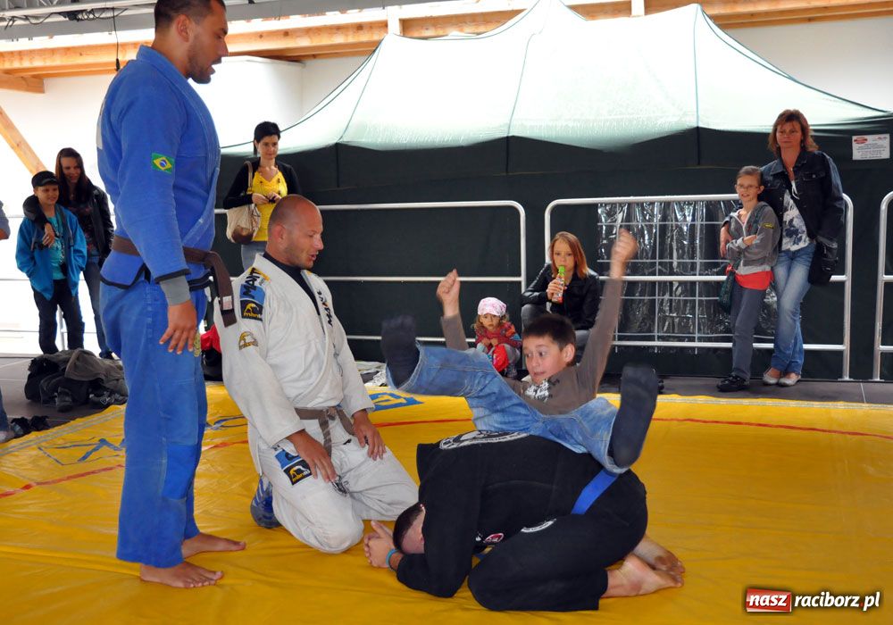 Zdjęcie w galerii na portalu naszraciborz.pl: Zamkowe Zuchy walczyły na macie wiadomości z regionu