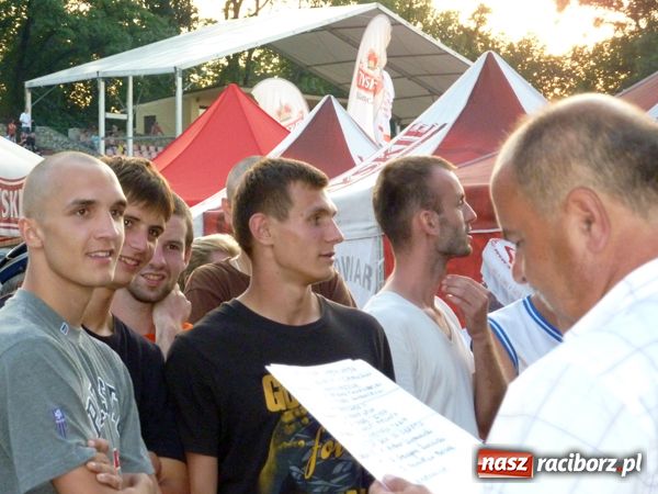 Zdjęcie w galerii na portalu naszraciborz.pl: Raciborski skład w tegorocznym finale wiadomości z regionu