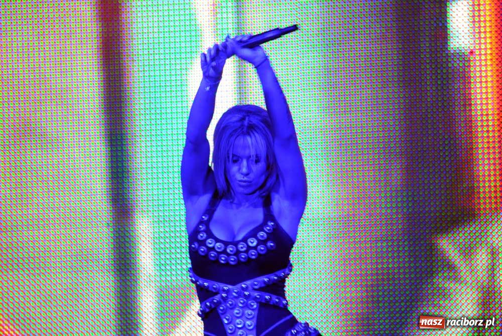 Zdjęcie w galerii na portalu naszraciborz.pl: Doda gwiazdą pierwszego dnia Memoriału wiadomości z regionu