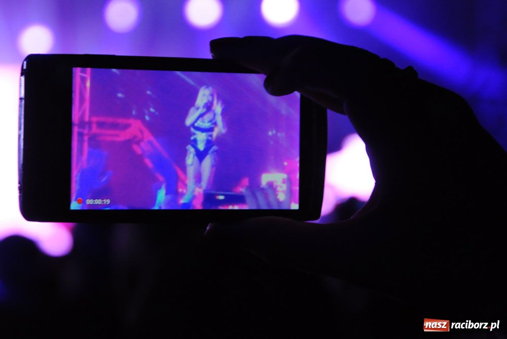 Zdjęcie w galerii na portalu naszraciborz.pl: Doda gwiazdą pierwszego dnia Memoriału wiadomości z regionu