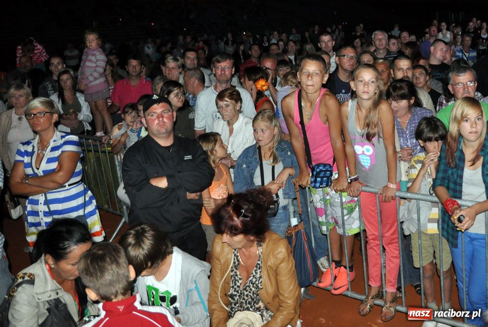 Zdjęcie w galerii na portalu naszraciborz.pl: Doda gwiazdą pierwszego dnia Memoriału wiadomości z regionu