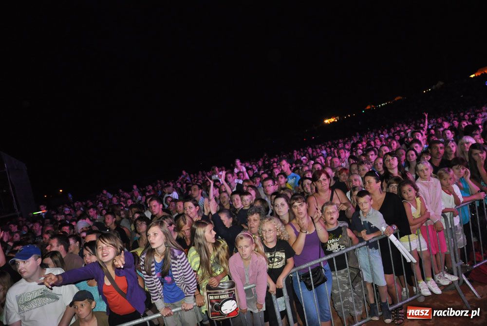 Zdjęcie w galerii na portalu naszraciborz.pl: Doda gwiazdą pierwszego dnia Memoriału wiadomości z regionu