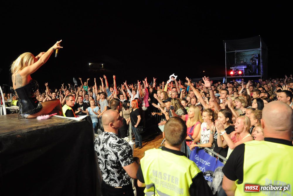 Zdjęcie w galerii na portalu naszraciborz.pl: Doda gwiazdą pierwszego dnia Memoriału wiadomości z regionu