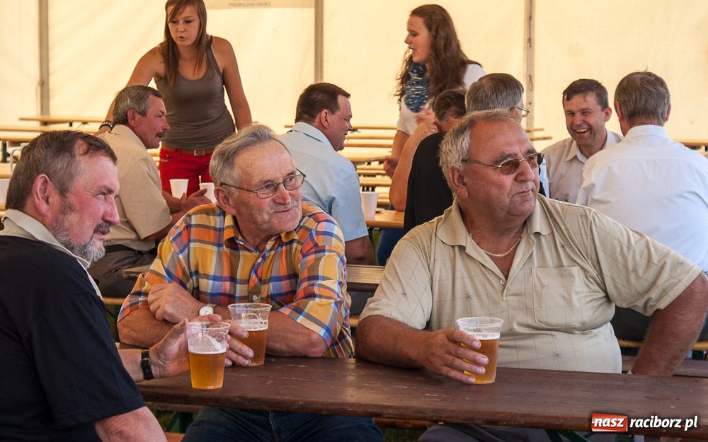 Zdjęcie w galerii na portalu naszraciborz.pl: Wielkie otwarcie szatni w Bolesławiu wiadomości z regionu