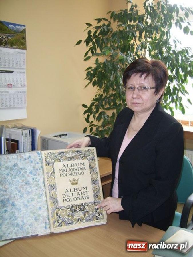 Zdjęcie w galerii na portalu naszraciborz.pl: Białe kruki w bibliotece PWSZ wiadomości z regionu