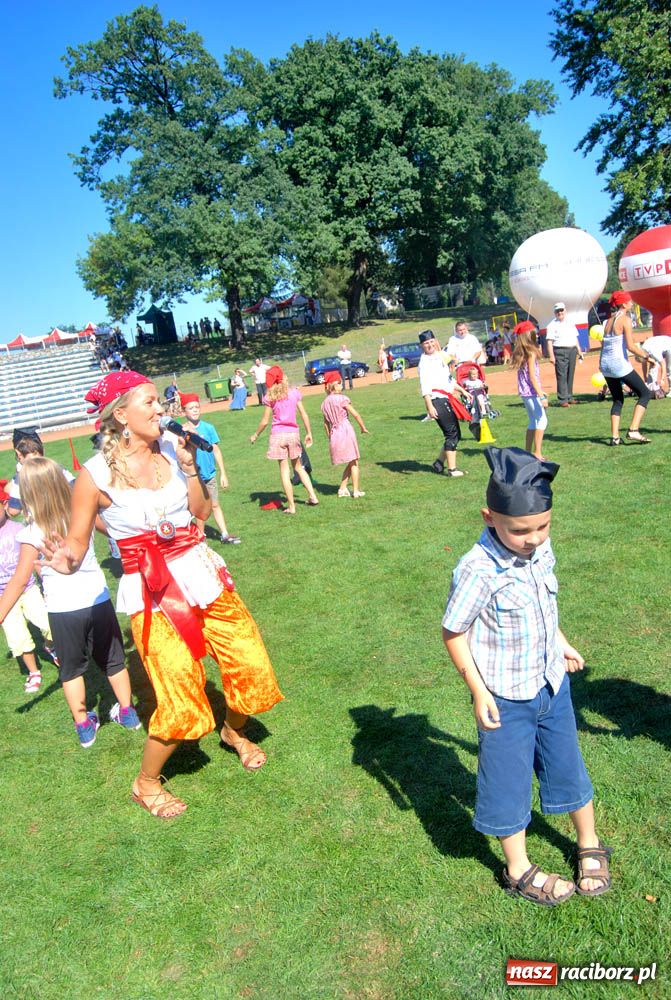Zdjęcie w galerii na portalu naszraciborz.pl: Piracka zabawa na Memoriale wiadomości z regionu