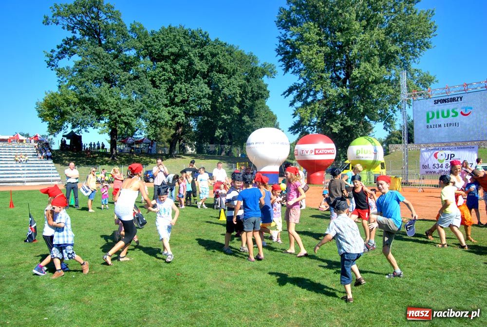 Zdjęcie w galerii na portalu naszraciborz.pl: Piracka zabawa na Memoriale wiadomości z regionu