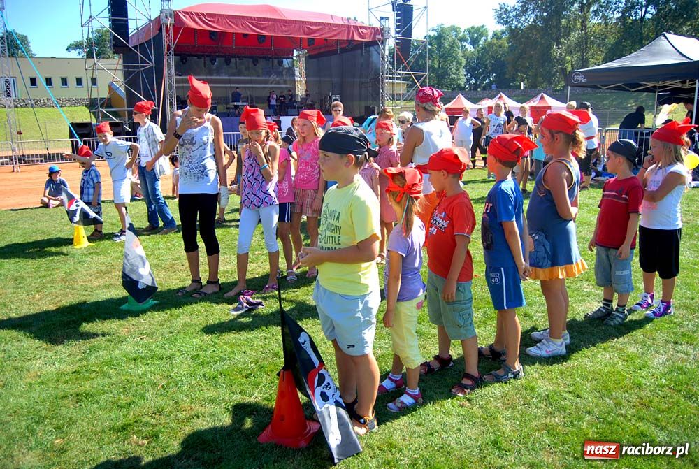 Zdjęcie w galerii na portalu naszraciborz.pl: Piracka zabawa na Memoriale wiadomości z regionu