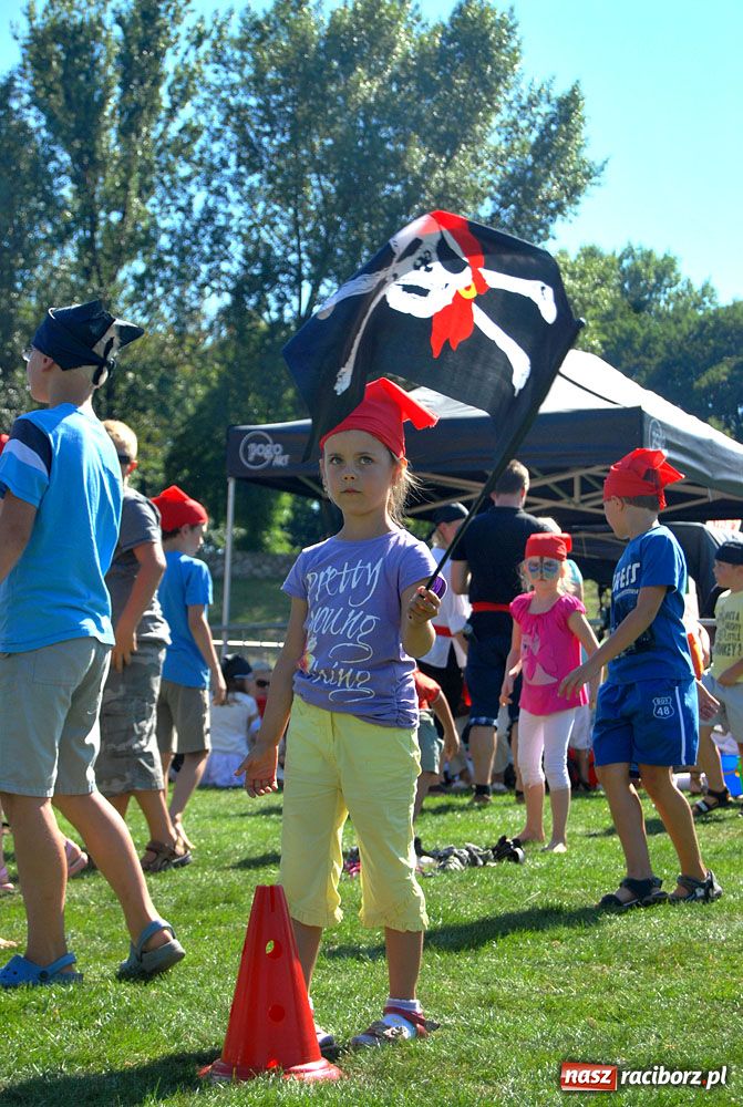 Zdjęcie w galerii na portalu naszraciborz.pl: Piracka zabawa na Memoriale wiadomości z regionu