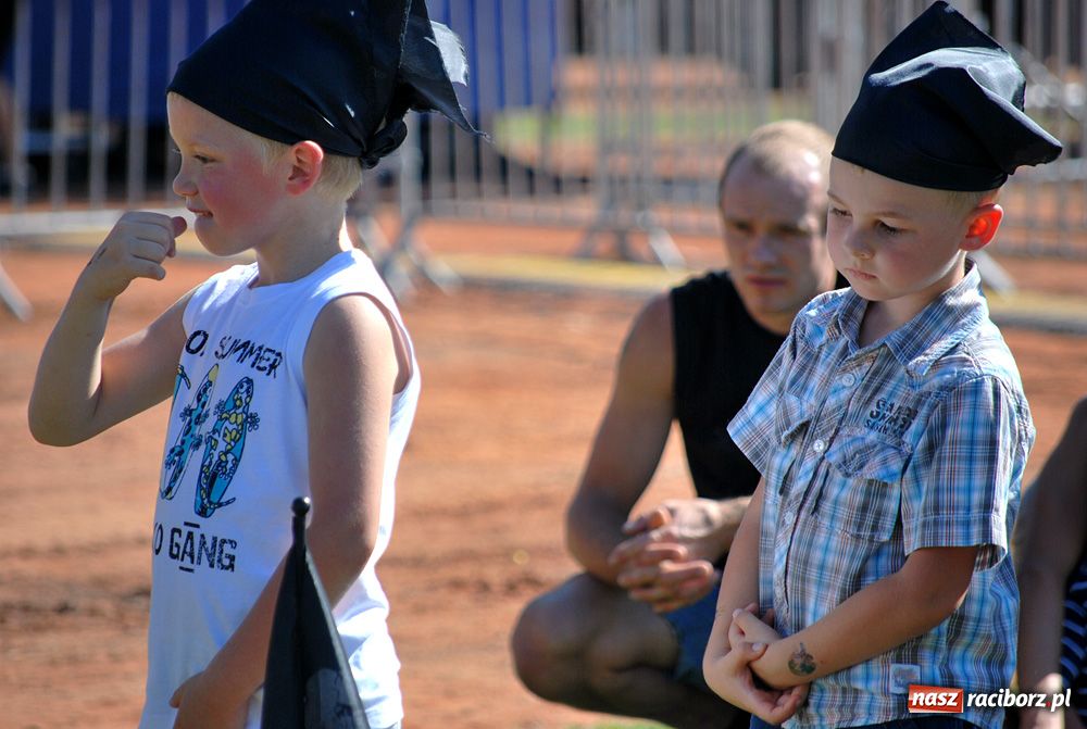 Zdjęcie w galerii na portalu naszraciborz.pl: Piracka zabawa na Memoriale wiadomości z regionu