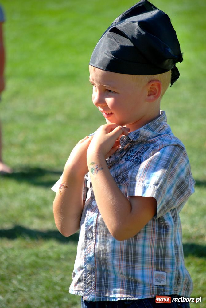 Zdjęcie w galerii na portalu naszraciborz.pl: Piracka zabawa na Memoriale wiadomości z regionu