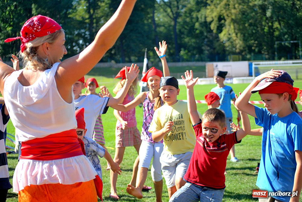 Zdjęcie w galerii na portalu naszraciborz.pl: Piracka zabawa na Memoriale wiadomości z regionu