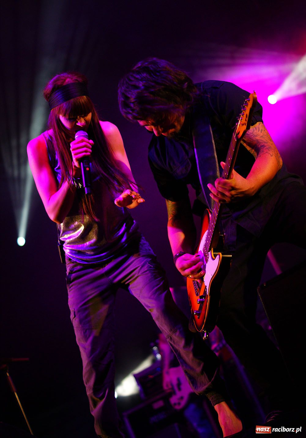 Zdjęcie w galerii na portalu naszraciborz.pl: Na finał koncertu Grzeszczak zgasło światło wiadomości z regionu