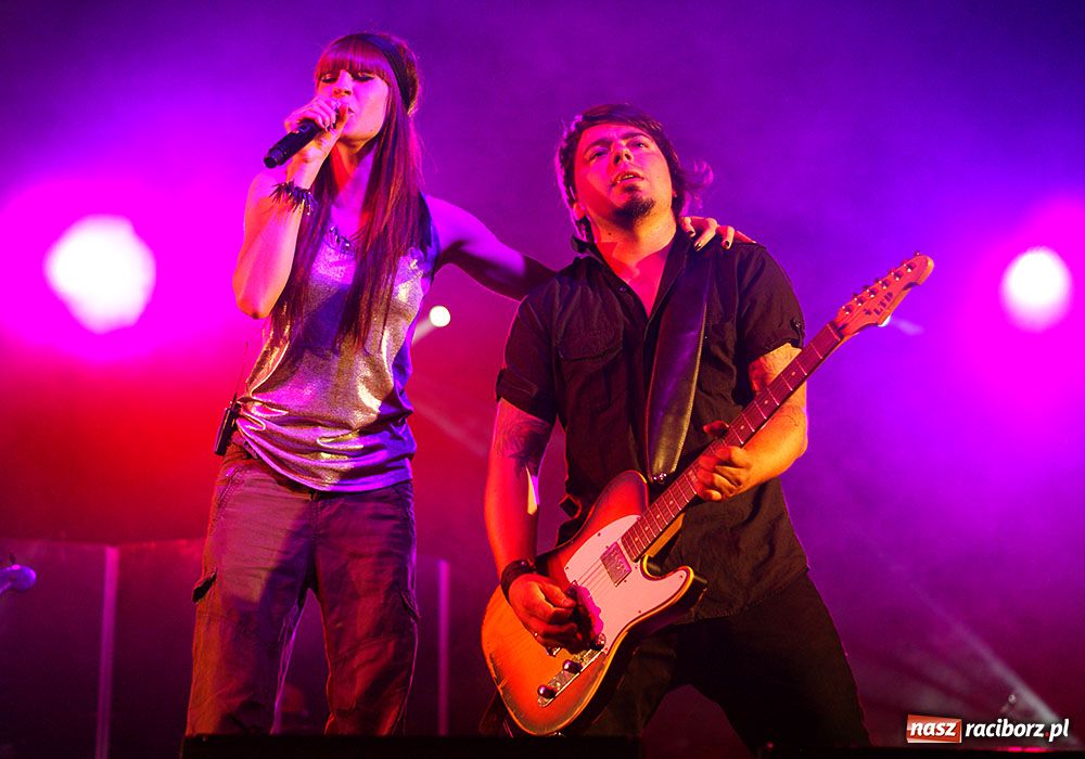 Zdjęcie w galerii na portalu naszraciborz.pl: Na finał koncertu Grzeszczak zgasło światło wiadomości z regionu