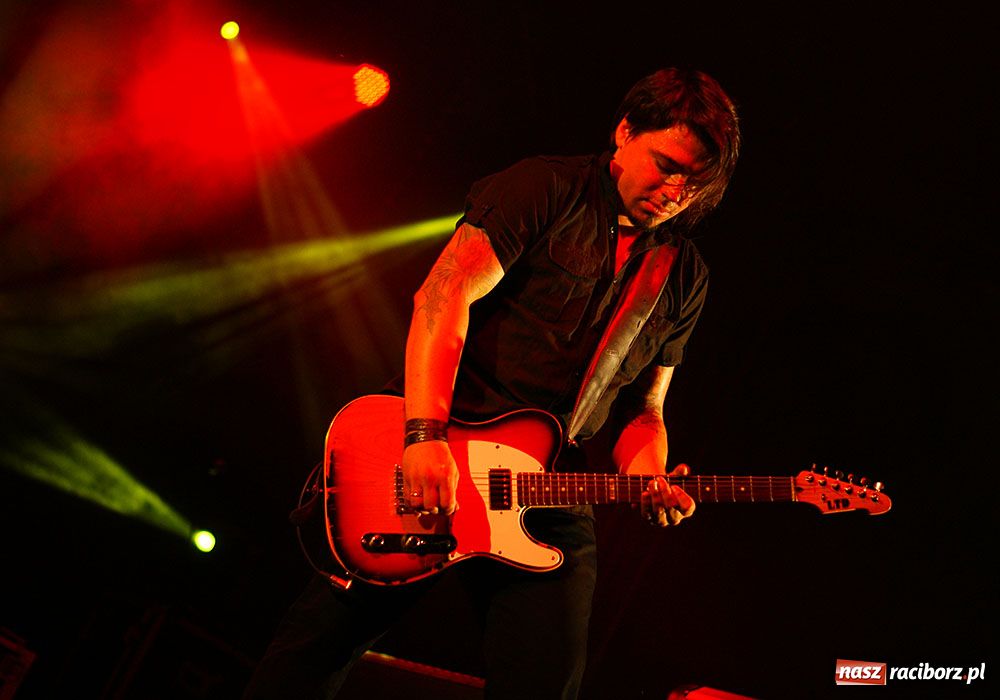 Zdjęcie w galerii na portalu naszraciborz.pl: Na finał koncertu Grzeszczak zgasło światło wiadomości z regionu