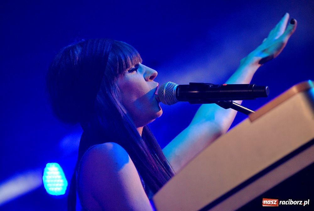 Zdjęcie w galerii na portalu naszraciborz.pl: Na finał koncertu Grzeszczak zgasło światło wiadomości z regionu