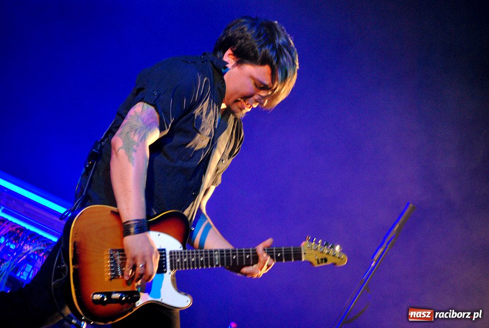 Zdjęcie w galerii na portalu naszraciborz.pl: Na finał koncertu Grzeszczak zgasło światło wiadomości z regionu