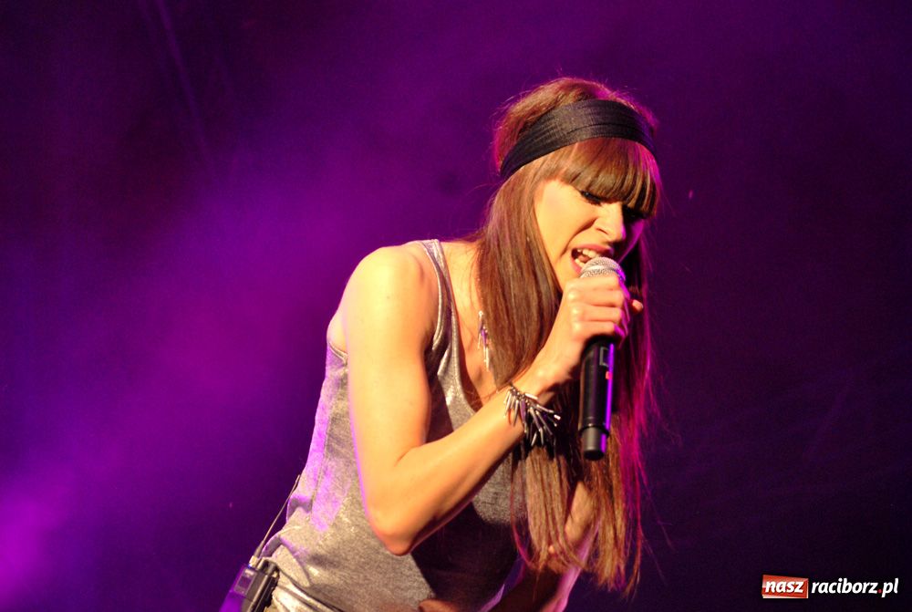 Zdjęcie w galerii na portalu naszraciborz.pl: Na finał koncertu Grzeszczak zgasło światło wiadomości z regionu