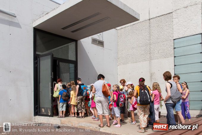 Zdjęcie w galerii na portalu naszraciborz.pl: Jurapark w Krasiejowie z Biblioteką wiadomości z regionu