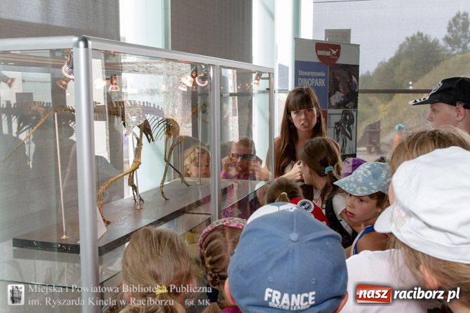 Zdjęcie w galerii na portalu naszraciborz.pl: Jurapark w Krasiejowie z Biblioteką wiadomości z regionu
