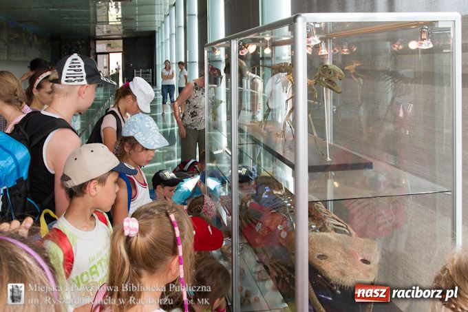 Zdjęcie w galerii na portalu naszraciborz.pl: Jurapark w Krasiejowie z Biblioteką wiadomości z regionu