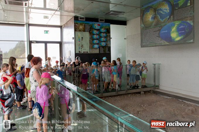 Zdjęcie w galerii na portalu naszraciborz.pl: Jurapark w Krasiejowie z Biblioteką wiadomości z regionu